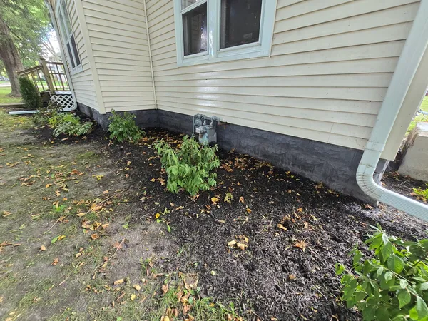 a view of a pathway with a yard