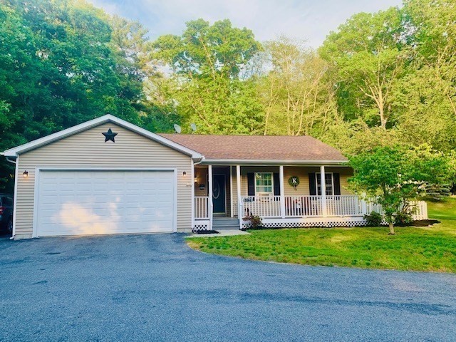 394 Killingly Avenue Putnam, CT 06260 - Photo 2 of 32