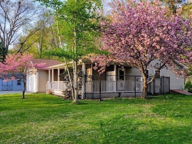 394 Killingly Avenue Putnam, CT 06260 - Photo 4 of 32