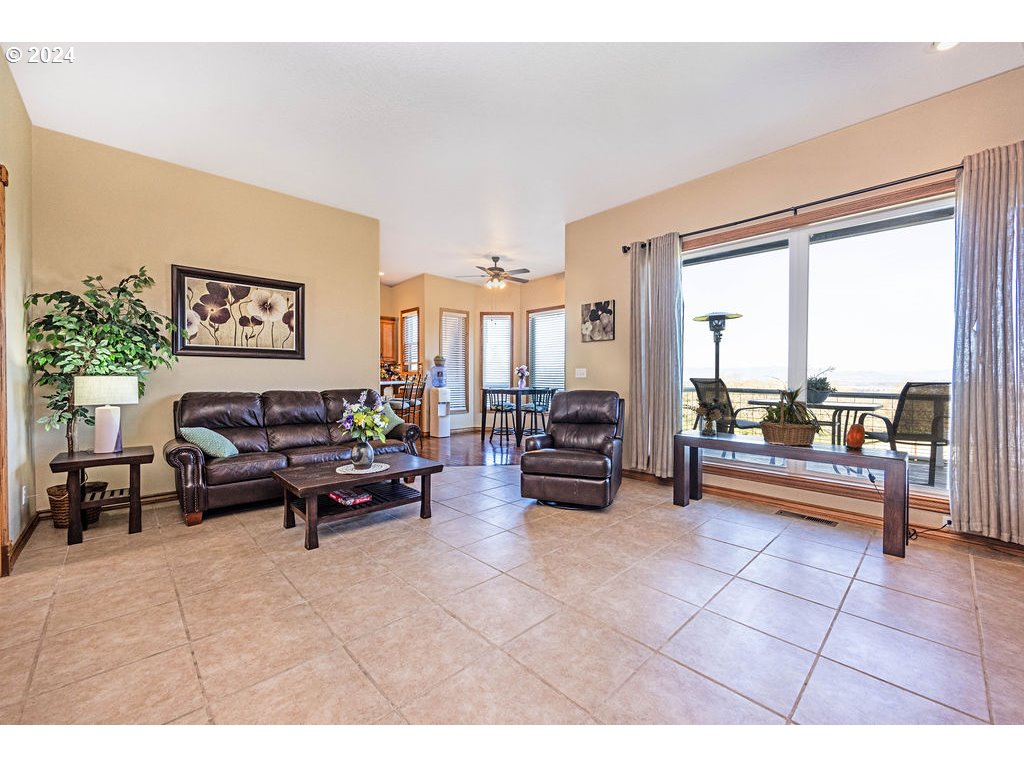 87405 Green Hill Road Eugene, OR 97402 - Photo 4 of 39 Gallery Image 4