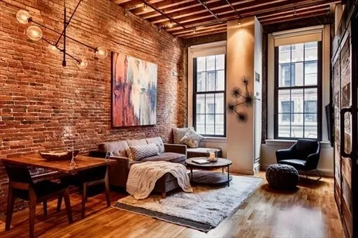 $4,000 | 99-105 Broad Street, Unit 2D, Boston, MA 02110