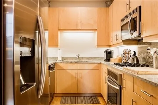 $4,000 | 99-105 Broad Street, Unit 2D, Boston, MA 02110