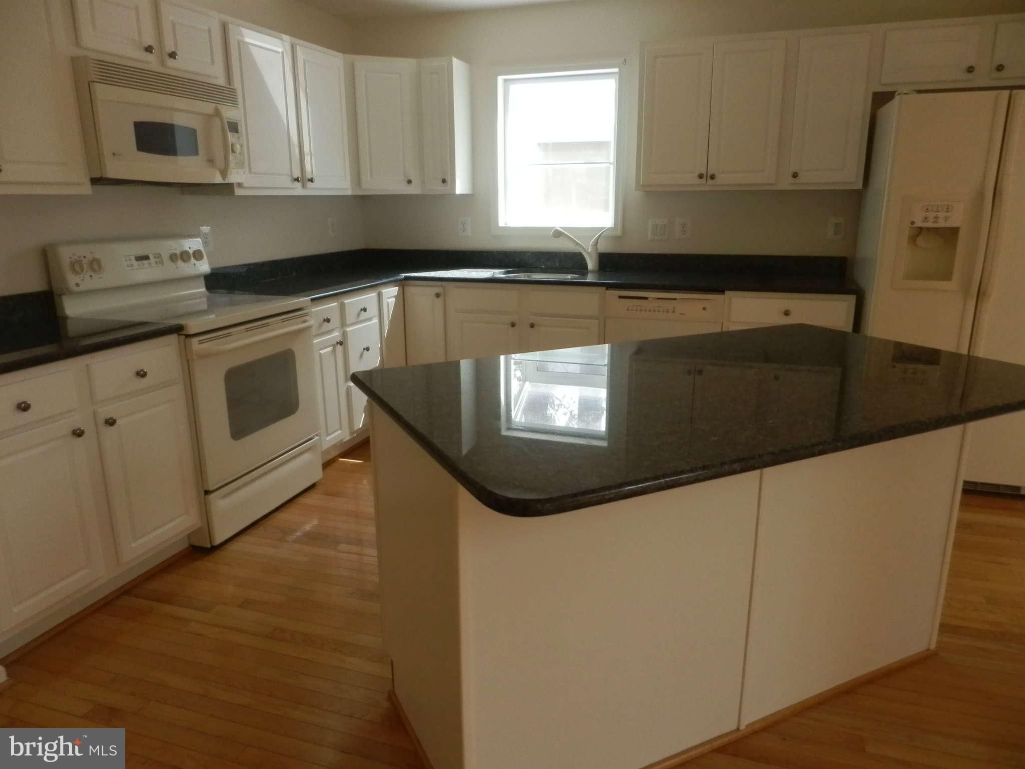 214 Battlefield Road Locust Grove, VA 22508 - Photo 3 of 13 Kitchen