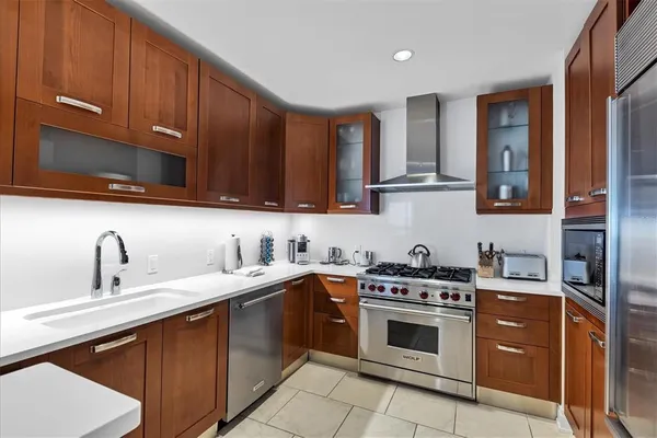 $26,319 | 915 Seaside Drive, Unit 512, Sarasota, FL 34242