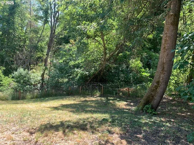 $240,000 | 1517 Northeast Newton Creek Road, Roseburg, OR 97470