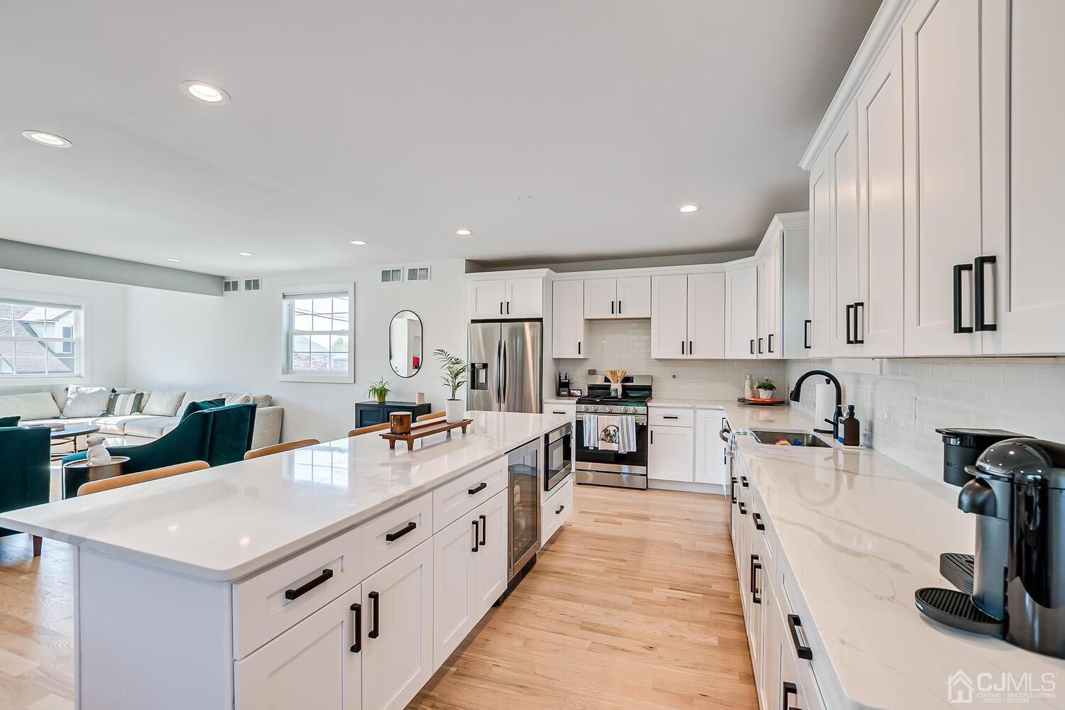 31 Carlton Street Edison, NJ 08837 - Photo 20 of 64 Kitchen