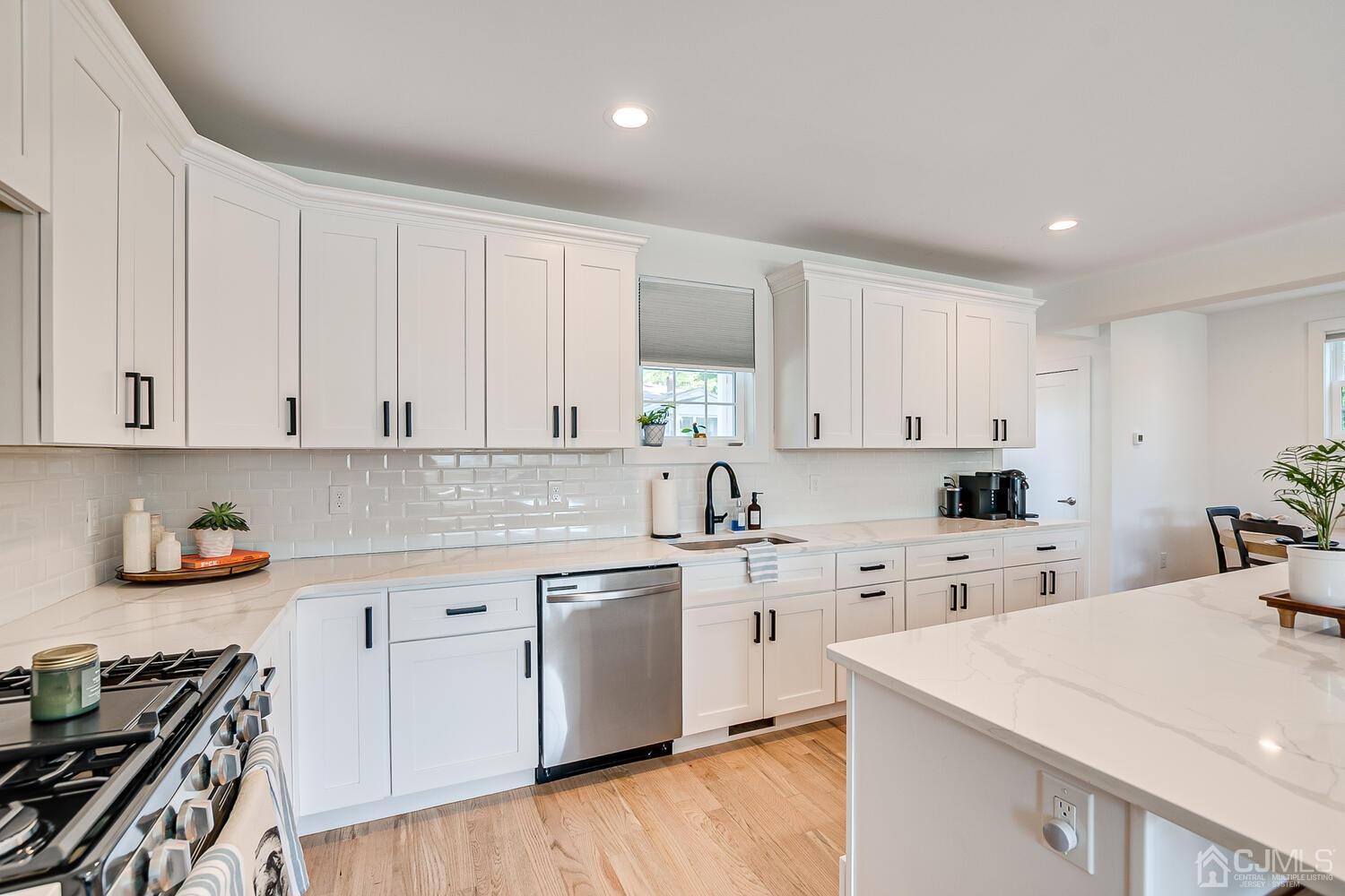 31 Carlton Street Edison, NJ 08837 - Photo 23 of 64