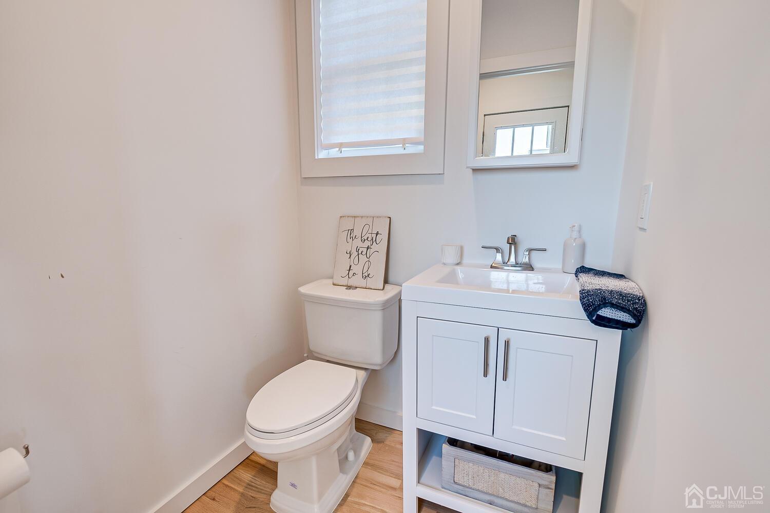 31 Carlton Street Edison, NJ 08837 - Photo 30 of 64 Powder Room