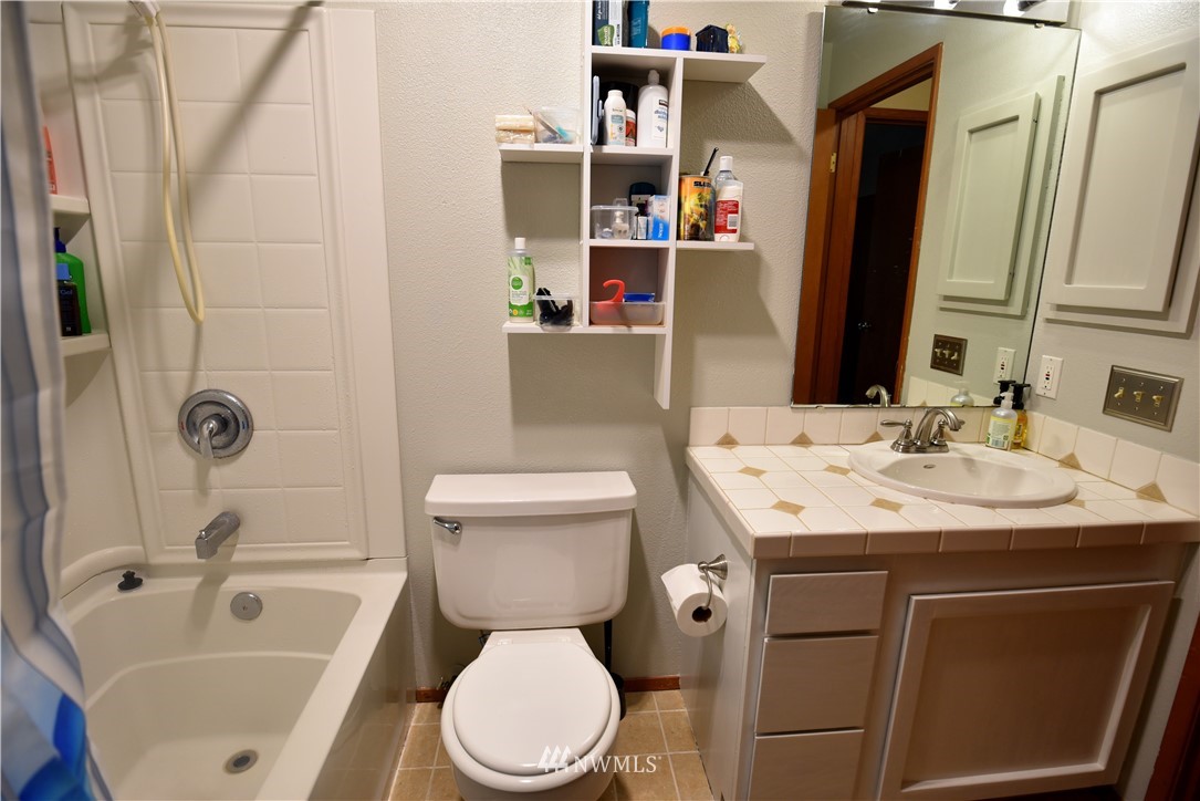 18910 Bothell Everett Highway, Unit I2 Bothell, WA 98012 - Photo 13 of 19 Gallery Image 13
