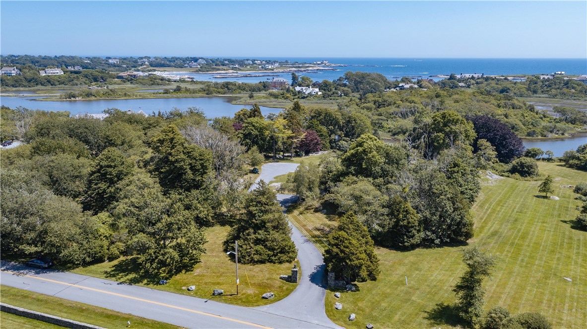90 Brenton Road Newport, RI 02840 - Photo 3 of 18