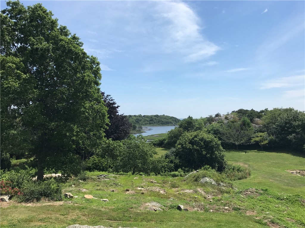 90 Brenton Road Newport, RI 02840 - Photo 8 of 18