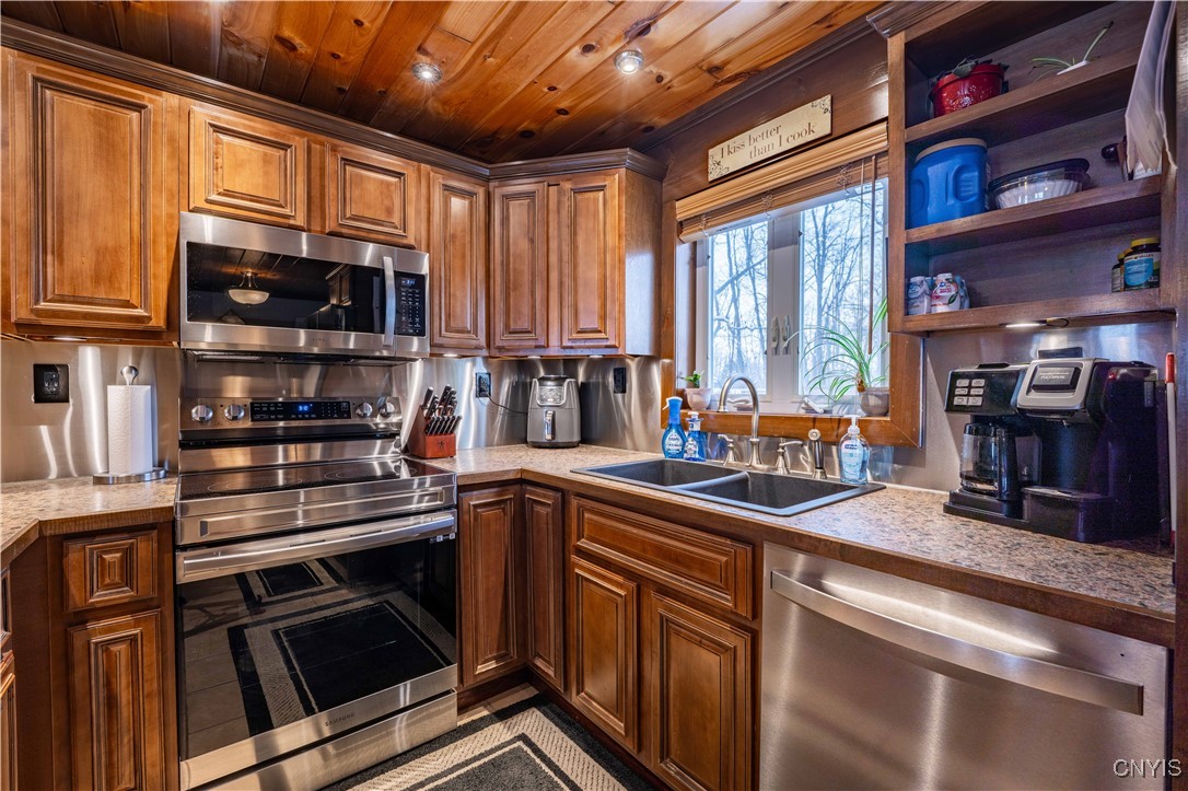 163 Forrest Street Deerfield, NY 13502 - Photo 20 of 42