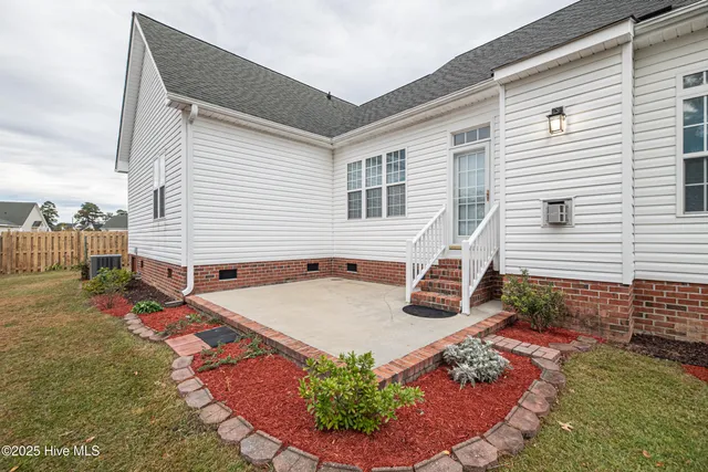 $327,000 | 334 Gayle Boulevard, Winterville, NC 28590