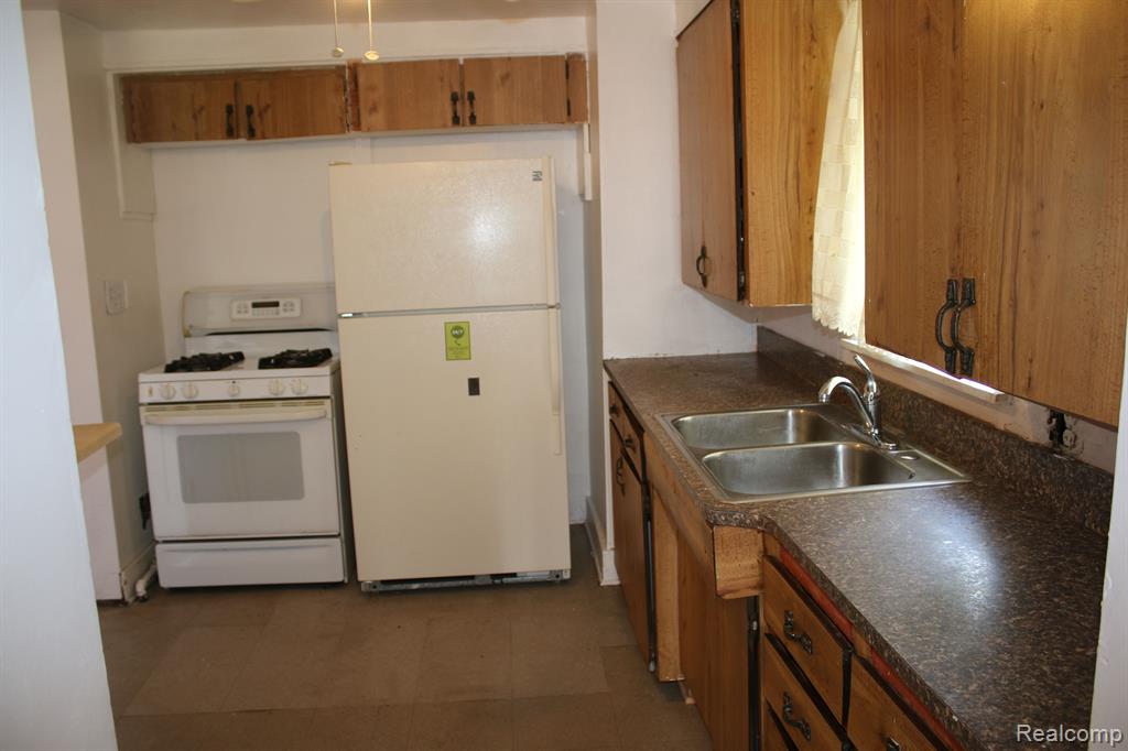 8921 Littlefield Street Detroit, MI 48228 - Photo 10 of 37