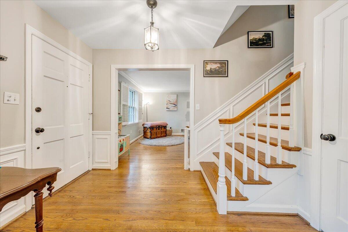 3136 West Ridge Road Southwest Roanoke, VA 24014 - Photo 4 of 45 04-MIB04379