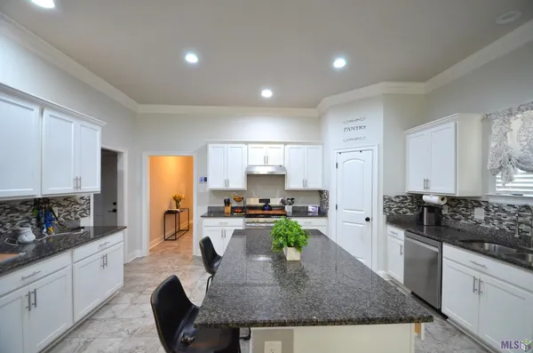 $305,000 | 125 Red Street, Gray, LA 70359