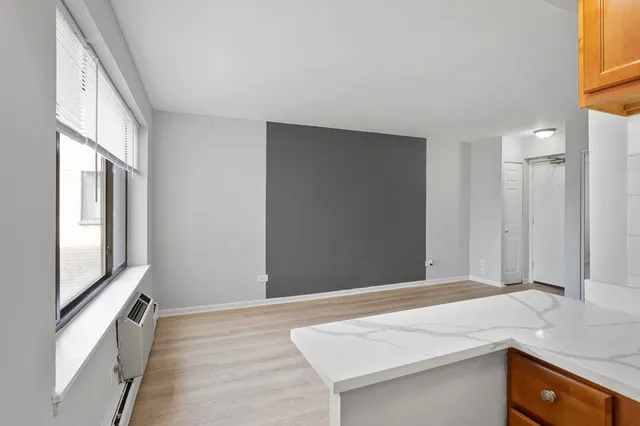 $1,237 | 6758 North Sheridan Road, Unit 347, Chicago, IL 60626