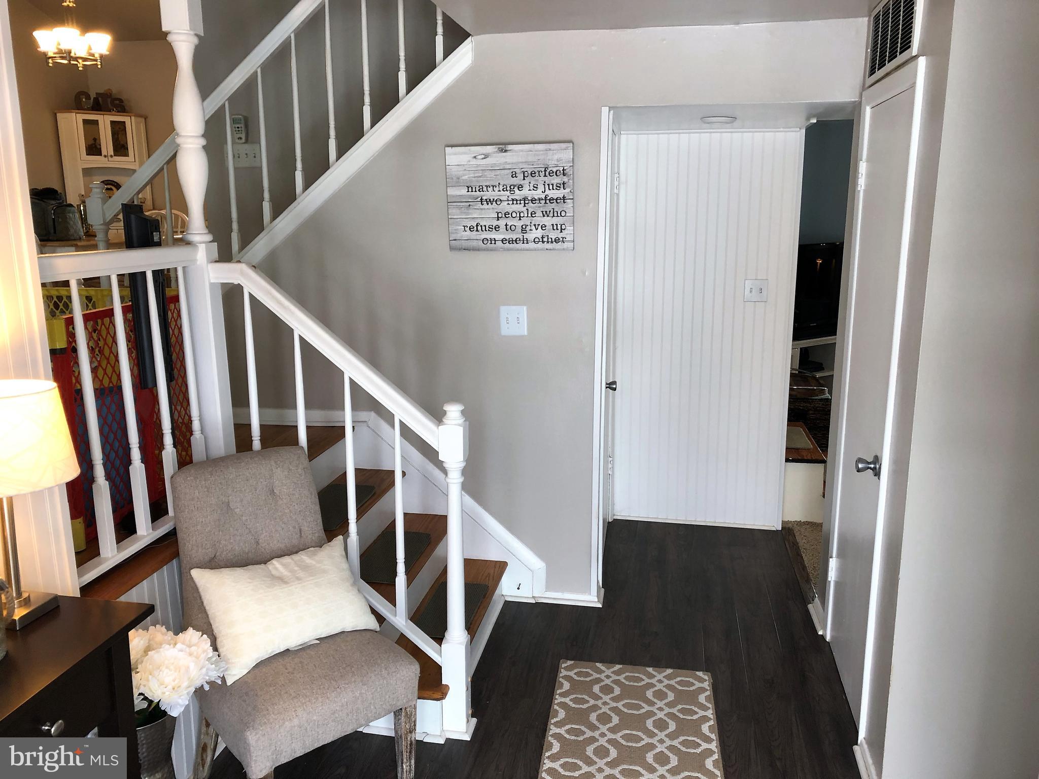 428 Madingley Road Linthicum Heights, MD 21090 - Photo 2 of 14 Foyer