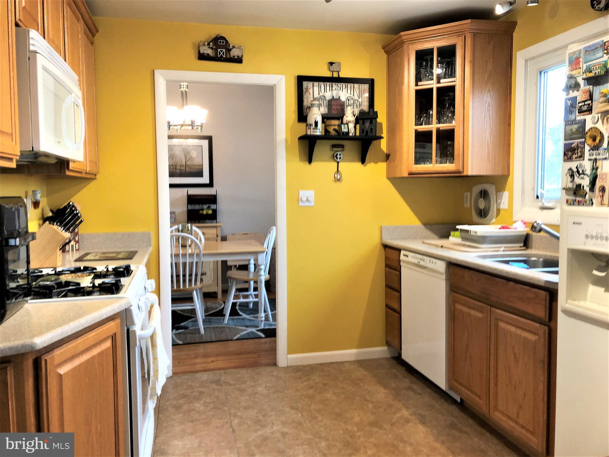 428 Madingley Road Linthicum Heights, MD 21090 - Photo 3 of 14 Open roomy kitchen