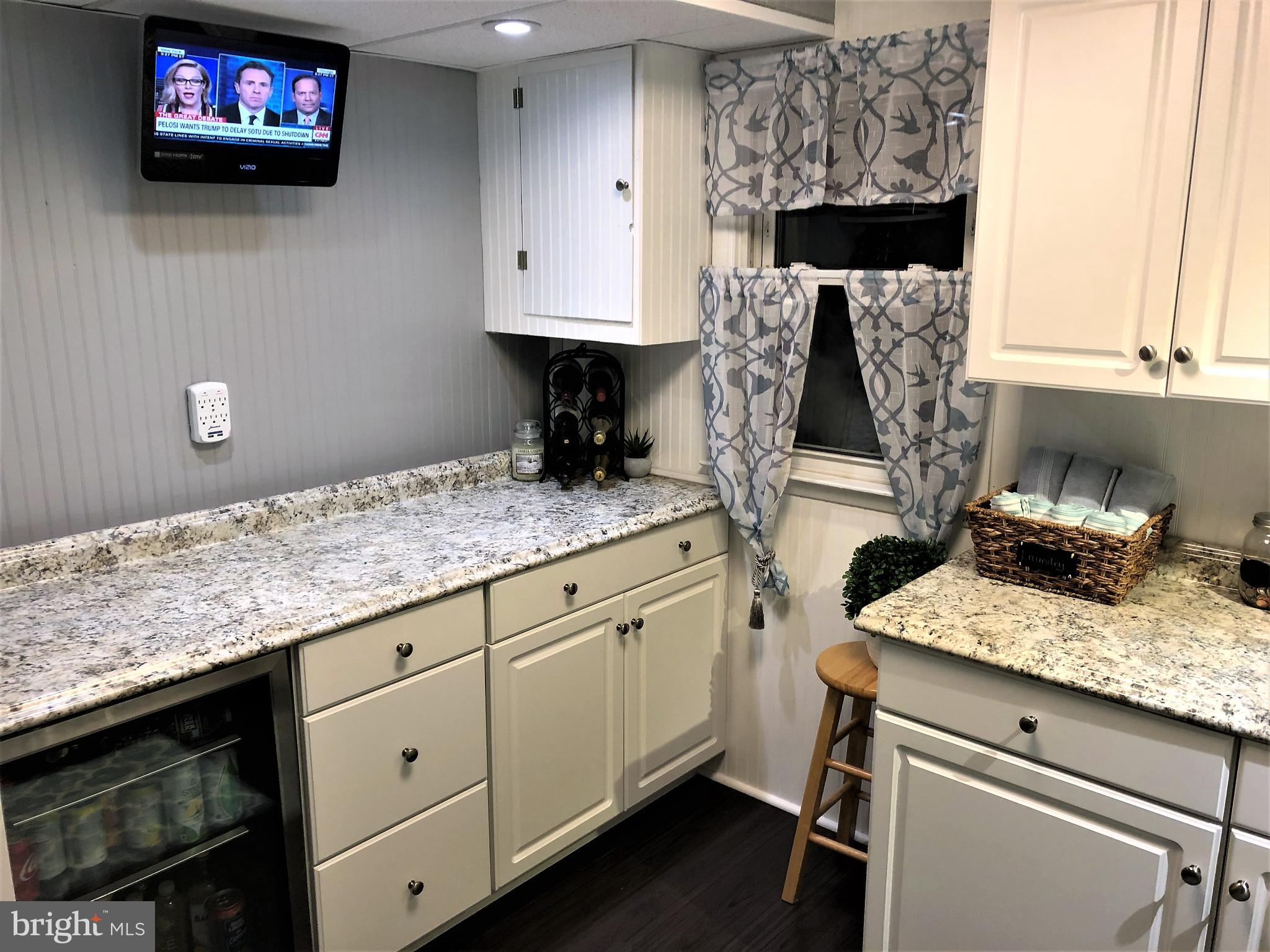 428 Madingley Road Linthicum Heights, MD 21090 - Photo 6 of 14 Gorgeous cabinets and granite