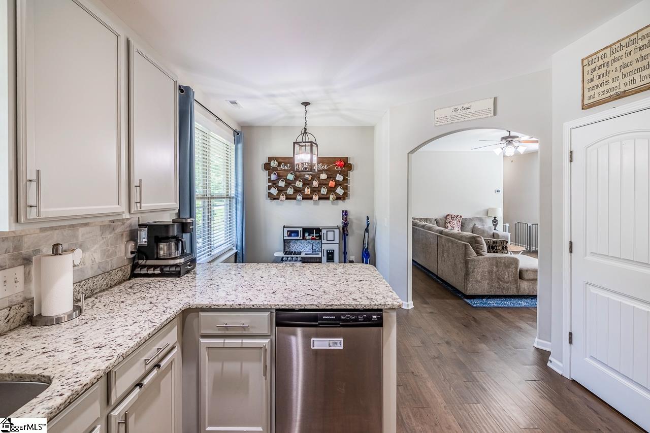 416 Oak Ridge Place Easley, SC 29642 - Photo 11 of 49 Gallery Image 11