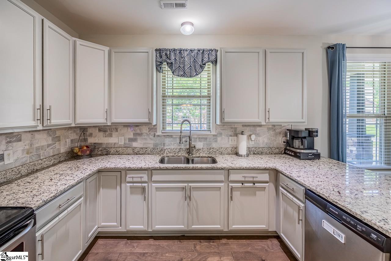 416 Oak Ridge Place Easley, SC 29642 - Photo 14 of 49 Gallery Image 14