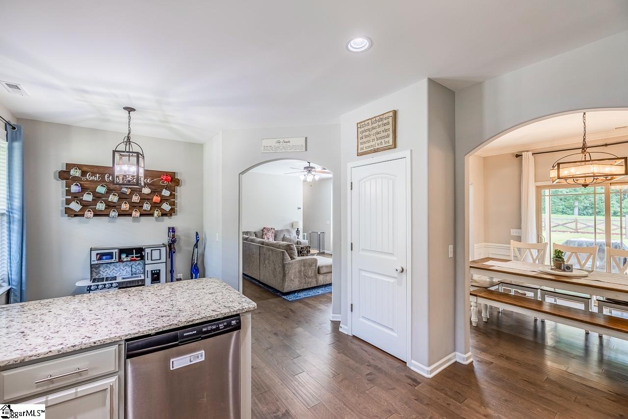 416 Oak Ridge Place Easley, SC 29642 - Photo 10 of 49 Gallery Image 10