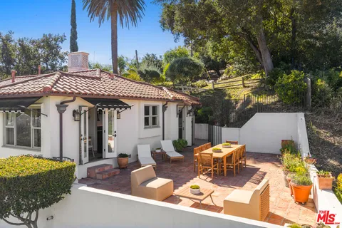 $1,795,000 | 14878 Round Valley Drive, Sherman Oaks, CA 91403
