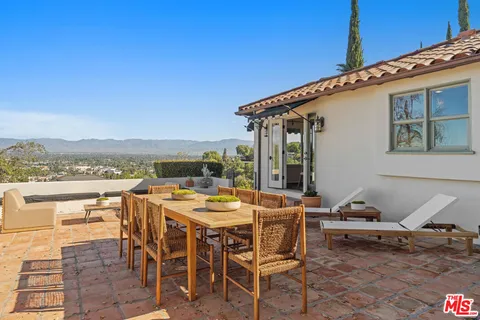 $1,795,000 | 14878 Round Valley Drive, Sherman Oaks, CA 91403