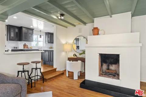 $1,795,000 | 14878 Round Valley Drive, Sherman Oaks, CA 91403