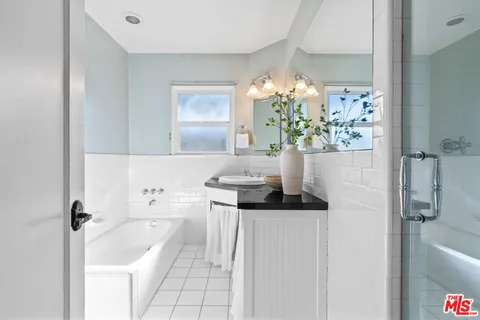 $1,795,000 | 14878 Round Valley Drive, Sherman Oaks, CA 91403