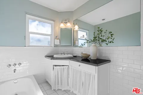 $1,795,000 | 14878 Round Valley Drive, Sherman Oaks, CA 91403