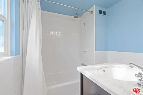 $1,795,000 | 14878 Round Valley Drive, Sherman Oaks, CA 91403