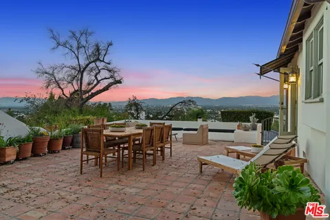 $1,795,000 | 14878 Round Valley Drive, Sherman Oaks, CA 91403