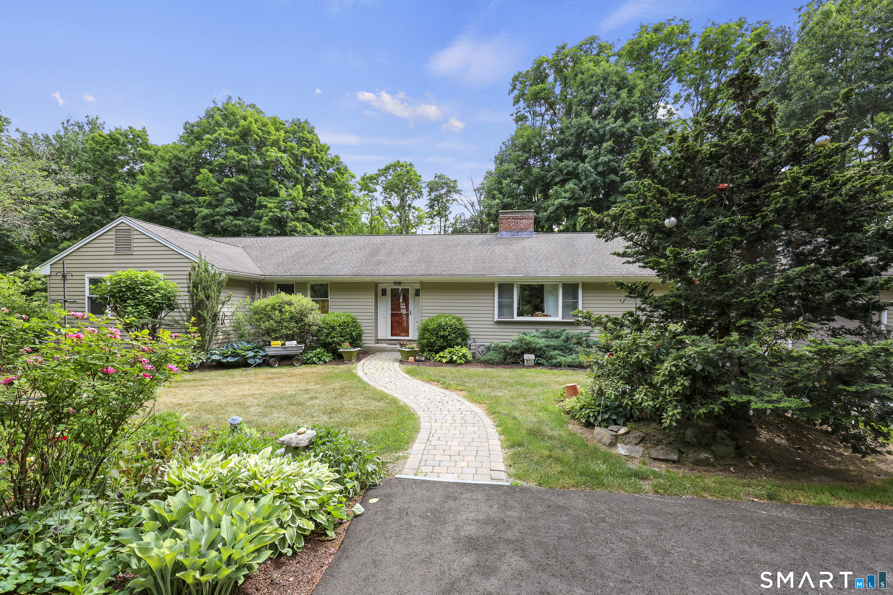 161 Great Pond Road Simsbury, CT 06070 - Photo 3 of 8