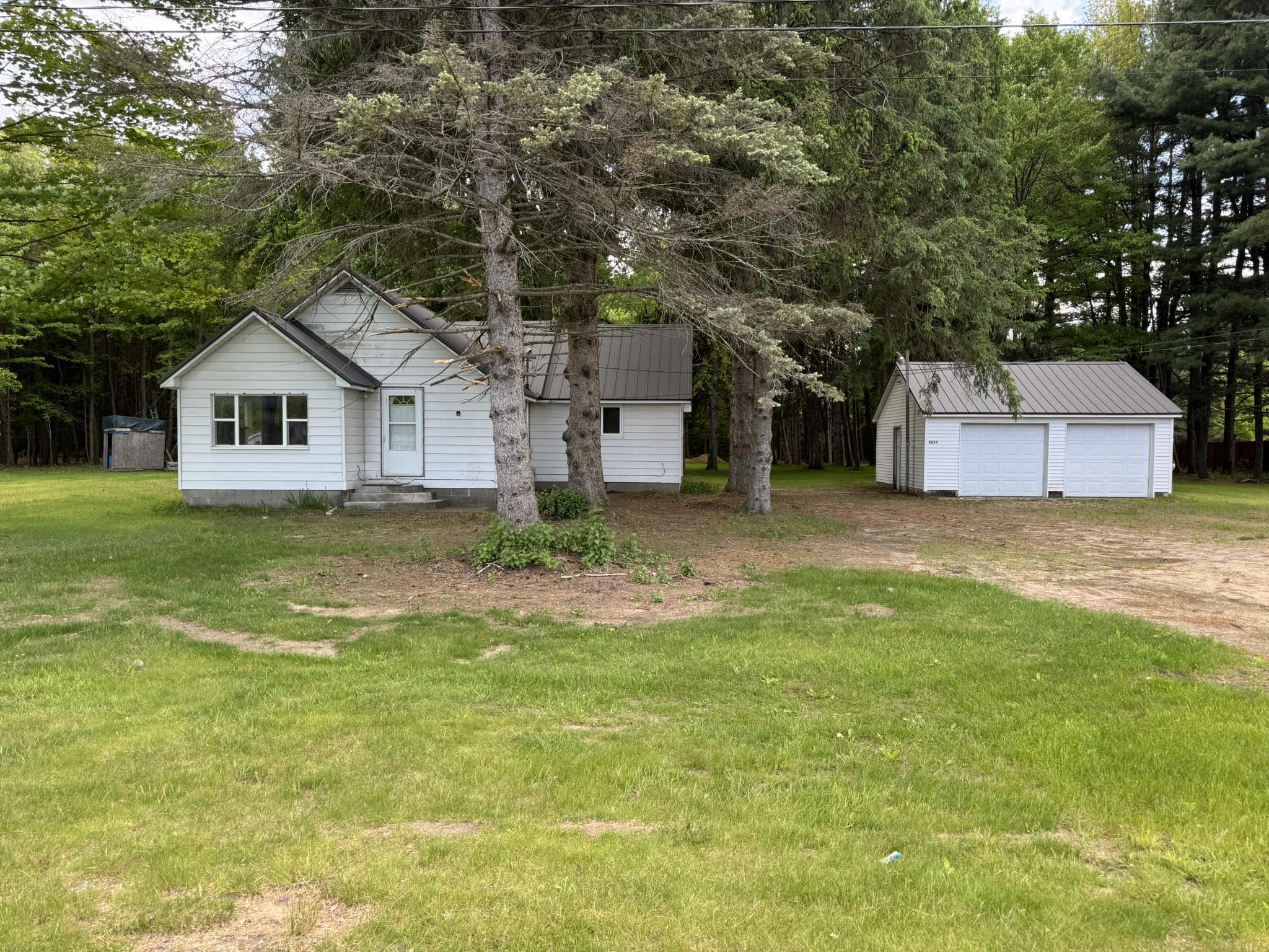 8854 East Pickard Road Mount Pleasant, MI 48858 - Photo 2 of 19