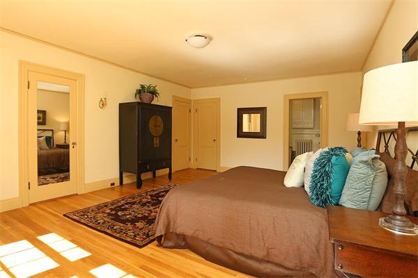 244 Woodland Road Newton, MA 02466 - Photo 14 of 23