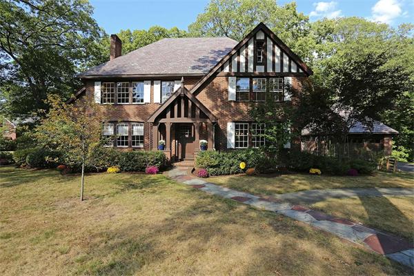 244 Woodland Road Newton, MA 02466 - Photo 22 of 23