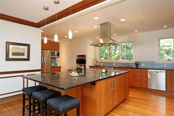 244 Woodland Road Newton, MA 02466 - Photo 9 of 23