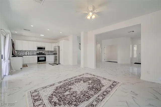 $4,500 | 1213 East Malibu Sands Avenue, North Las Vegas, NV 89086