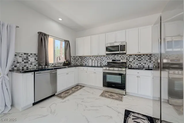 $4,500 | 1213 East Malibu Sands Avenue, North Las Vegas, NV 89086