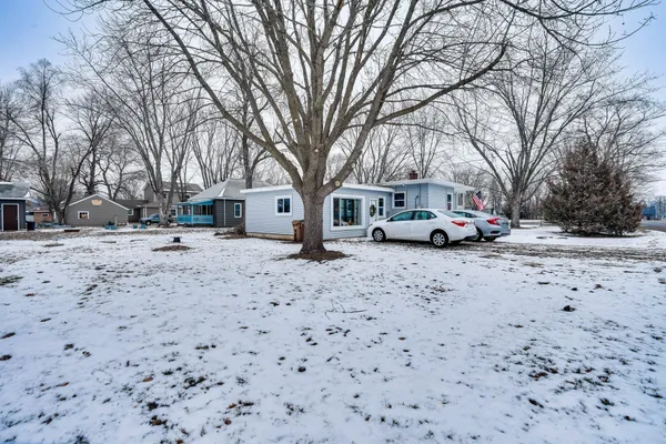 $2,100 | 16724 Upper 5th Street North, Lakeland, MN 55043