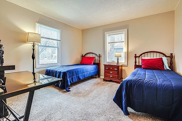 $2,100 | 16724 Upper 5th Street North, Lakeland, MN 55043