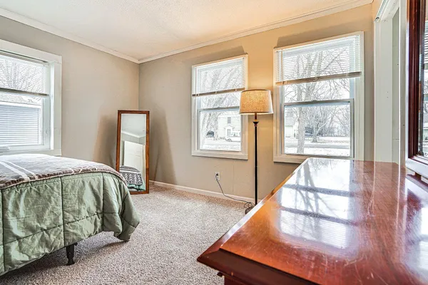 $2,100 | 16724 Upper 5th Street North, Lakeland, MN 55043
