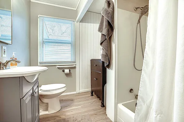 $2,100 | 16724 Upper 5th Street North, Lakeland, MN 55043