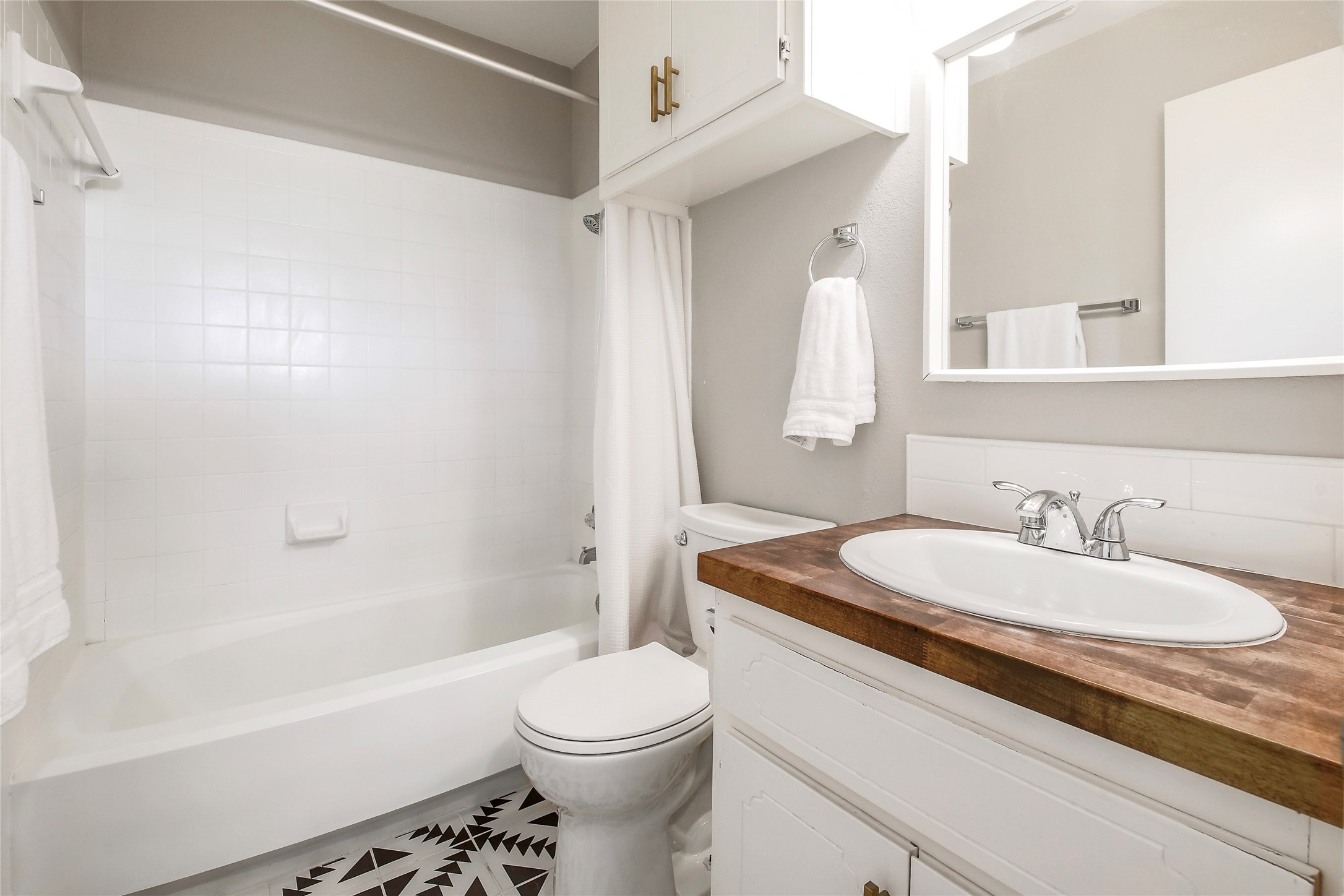 11118 Wandering Way Austin, TX 78754 - Photo 25 of 35 secondary bathroom