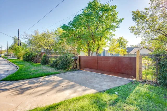 $2,100 | 2713 Sweeney Lane, Austin, TX 78723