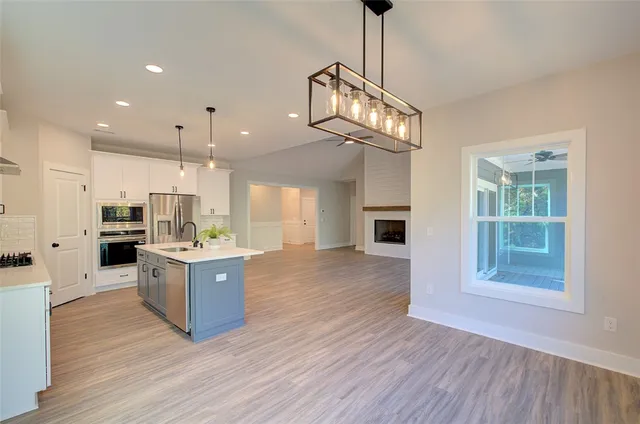 $724,900 | 517 Sun Pointe Court, West Union, SC 29696