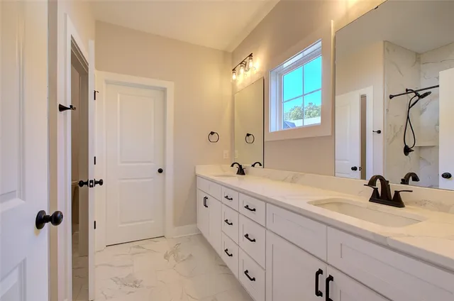 $724,900 | 517 Sun Pointe Court, West Union, SC 29696