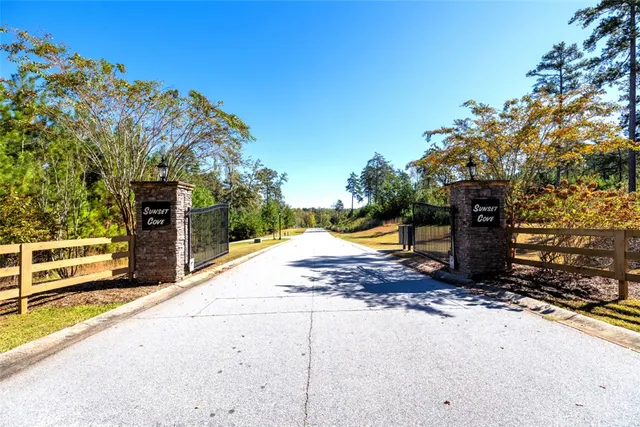 $724,900 | 517 Sun Pointe Court, West Union, SC 29696